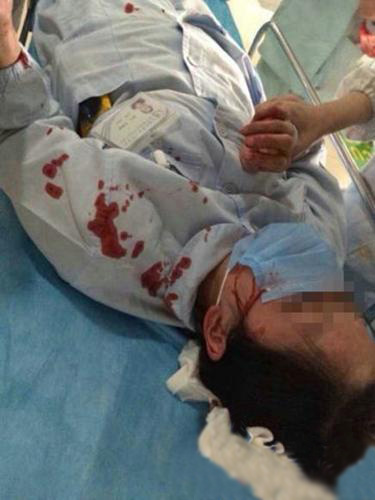 上海五院3名医护人员遭男子持刀砍伤